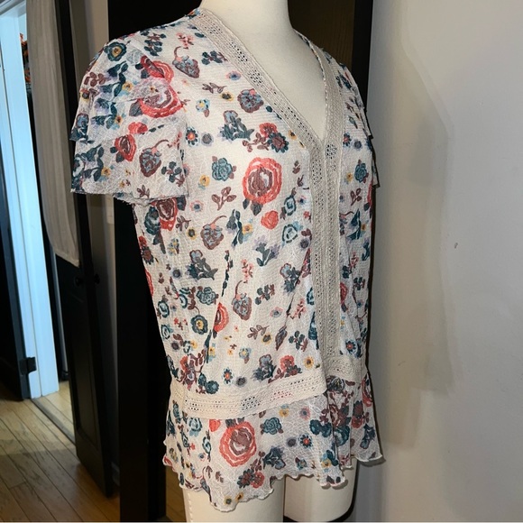 Democracy Women’s Floral Cap Sleeve Top with Lace Trim – Size Medium - Picture 2 of 9